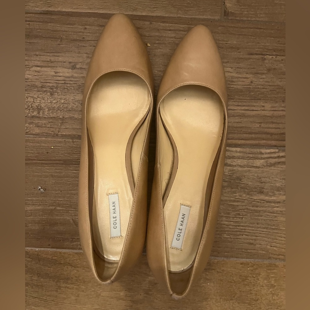 Gently used Cole Haan tan pump